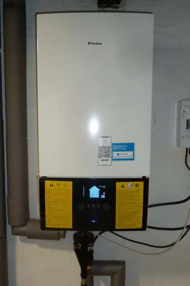 EQUINOX Tepelné čerpadlo vzduch voda Daikin Altherma MT3 strednoteplotné 12kW RD Trenč.Bohuslavice1