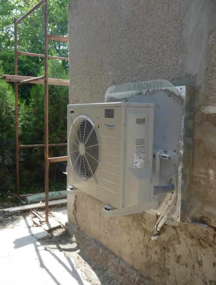 HYBRIDNÉ Tepelné čerpadlo vzduch voda Daikin Altherma HYBRID 8kW - 33kW rodinný dom Trnovec nad Váhom 1