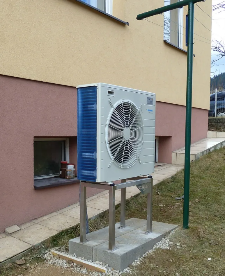 HYBRIDNÉ Tepelné čerpadlo Daikin Altherma HYBRID 8kW-33kW s chladením rod. dom Dolný Kubín
