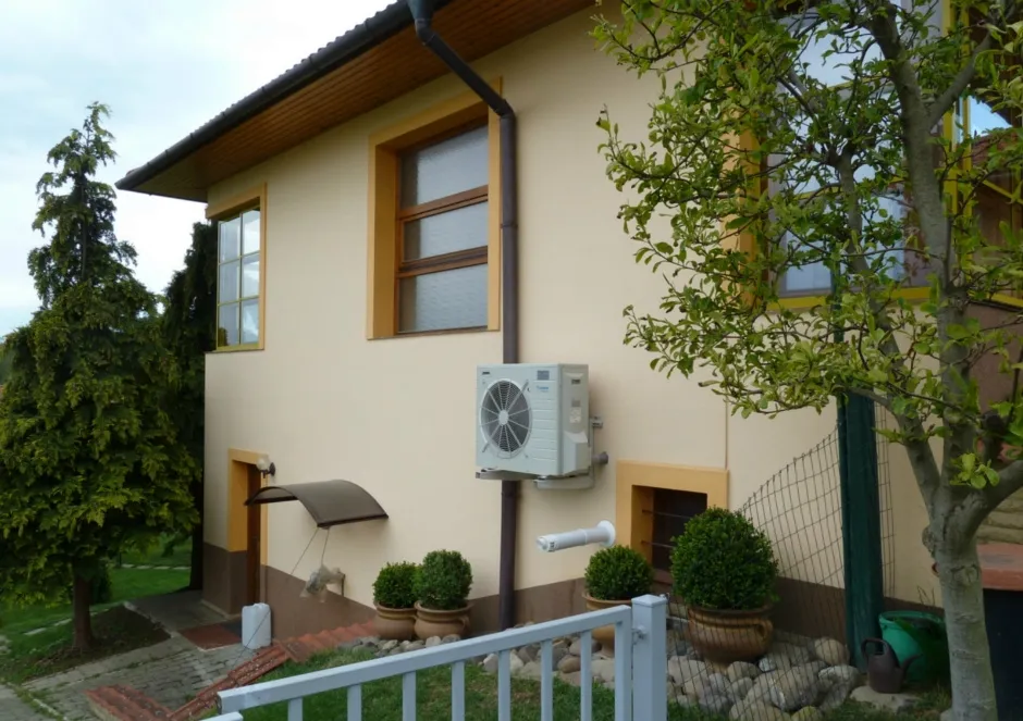 HYBRIDNÉ Tepelné čerpadlo vzduch voda Daikin Altherma HYBRID 8kW - 33kW rodinný dom Badín 1