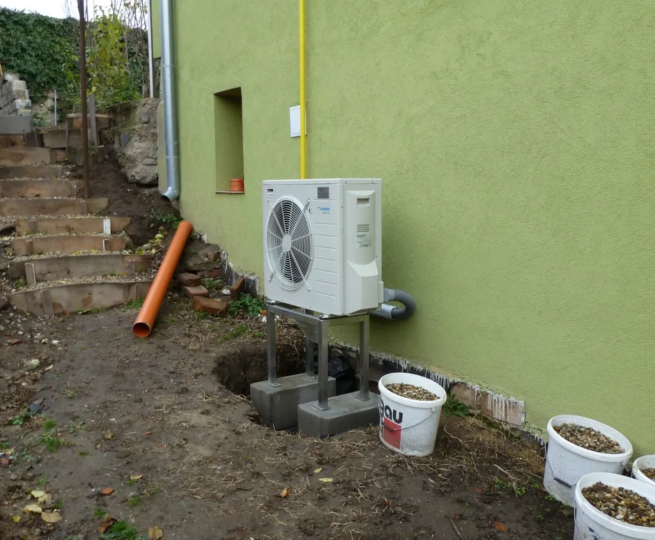 HYBRIDNÉ Tepelné čerpadlo vzduch voda Daikin Altherma HYBRID 8kW - 33kW rod. dom Šahy 1