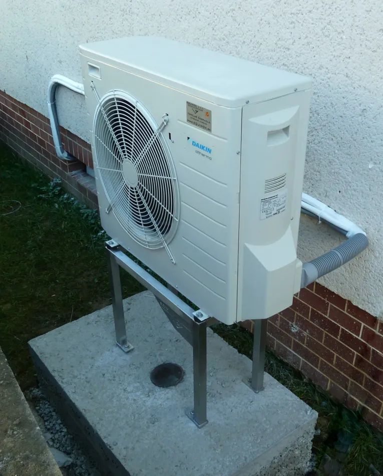 HYBRIDNÉ Tepelné čerpadlo vzduch voda Daikin Altherma HYBRID 8kW - 33kW rodinný dom Nemce