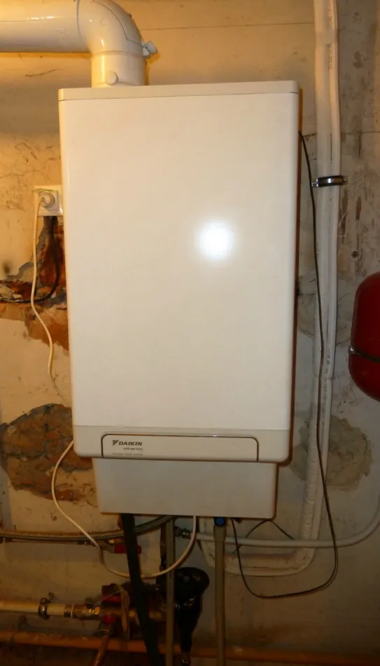 HYBRIDNÉ Tepelné čerpadlo vzduch voda Daikin Altherma HYBRID 8kW - 33kW rodinný dom Nemce