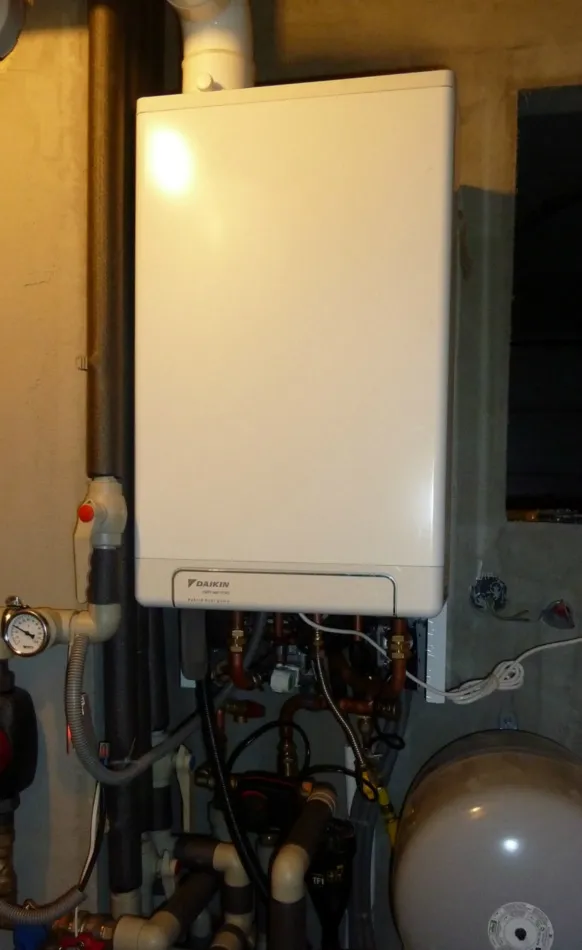 HYBRIDNÉ Tepelné čerpadlo vzduch voda Daikin Altherma HYBRID 8kW - 33kW rodinný dom Vidiná