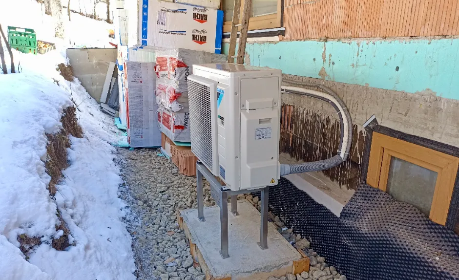 Tepelné čerpadlo vzduch voda Daikin Altherma 3 8kW s chladením fan coil nástenný rodinný dom Sverepec