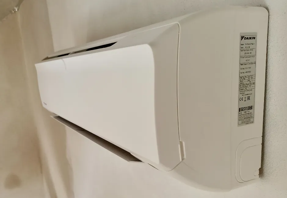 Tepelné čerpadlo vzduch voda Daikin Altherma 3 8kW s chladením fan coil nástenný rodinný dom Sverepec