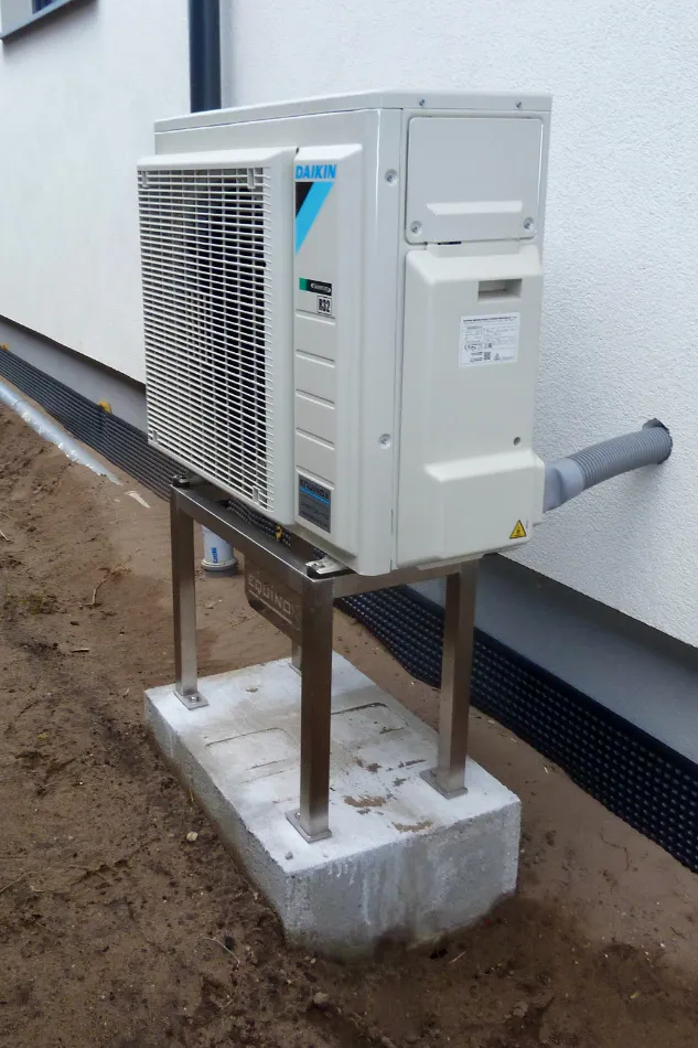 Tepelné čerpadlo vzduch voda Daikin Altherma 3 8kW s chladením fan coil rodinný dom Láb