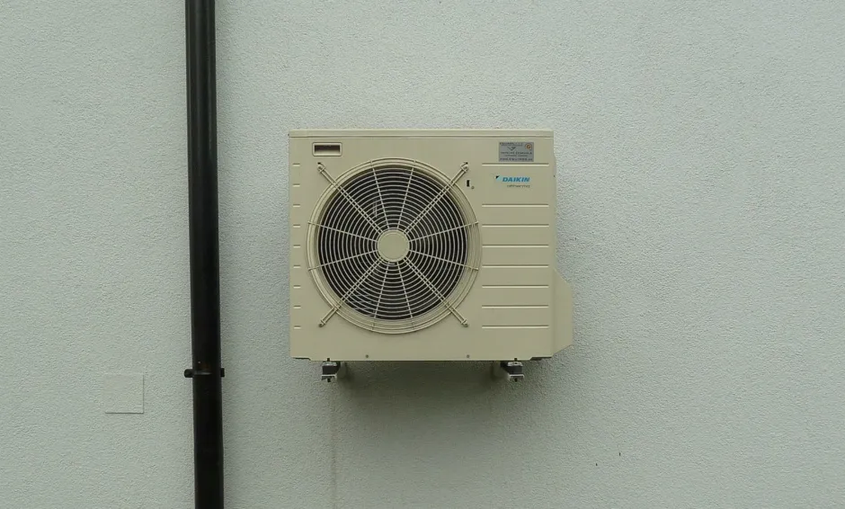 Tepelné čerpadlo Daikin Altherma Hybrid 8kW-33kW s chladením fan coil rodinný dom Kalná nad Hronom