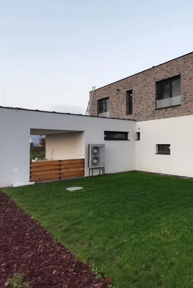 Tepelné čerpadlo Daikin Altherma LT 11kW s chladením fan coil rodinný dom Banská Bystrica