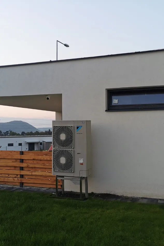 Tepelné čerpadlo Daikin Altherma LT 11kW s chladením fan coil rodinný dom Banská Bystrica