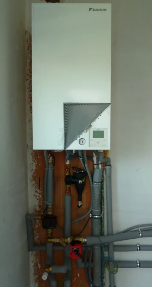 Tepelné čerpadlo vzduch voda Daikin Altherma LT 11kW s chladením rodinný dom Hainburg an der Donau