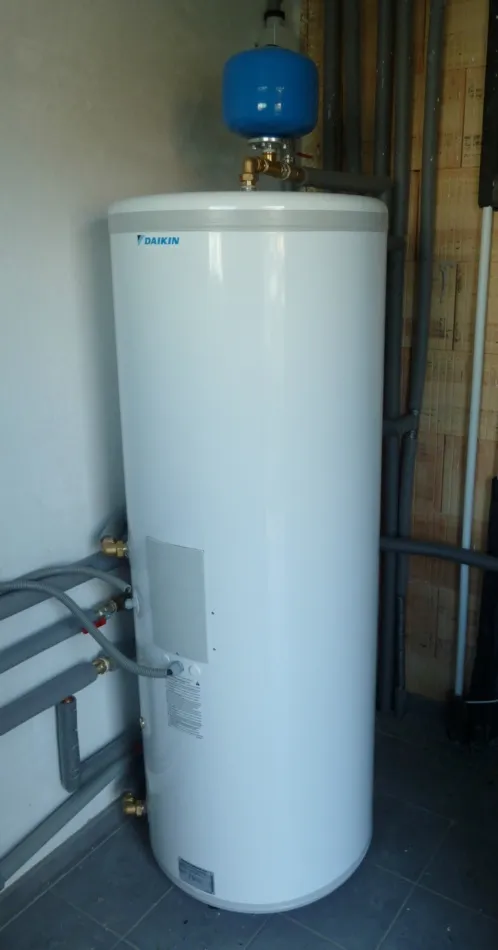 Tepelné čerpadlo vzduch voda Daikin Altherma LT 11kW s chladením rodinný dom Hainburg an der Donau