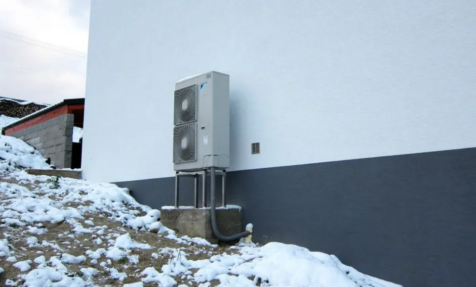 Tepelné čerpadlo vzduch voda Daikin Altherma LT 16kW s chladením fan coil nástenný rodinný dom Prečín