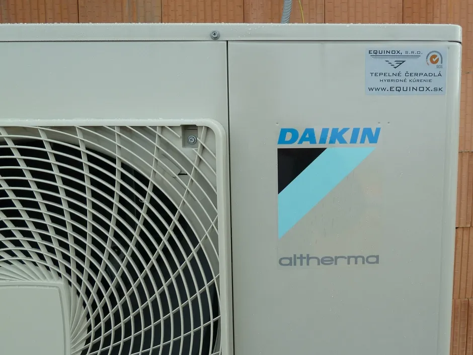 Tepelné čerpadlo Daikin Altherma LT 16kW s chladením fancoil nástenný kanálový RD Soblahov