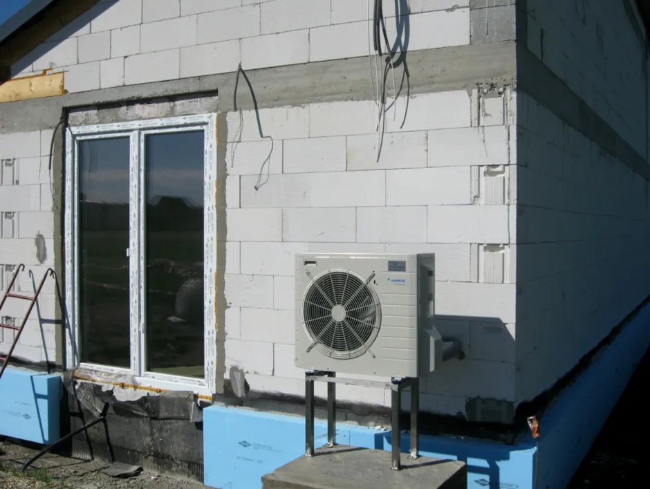 Tepelné čerpadlo vzduch voda Daikin Altherma LT 6kW s chladením fan coil kazetový rodinný dom Parndorf