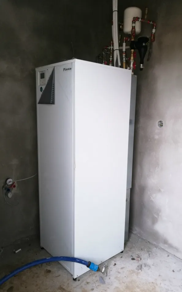 Tepelné čerpadlo Daikin Altherma LT 6kW s chladením rodinný dom Hainbach-Aurach am Hongar