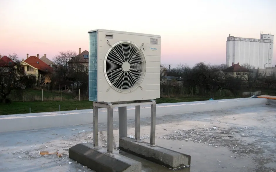 Tepelné čerpadlo vzduch voda Daikin Altherma LT 8kW s chladením fan coil kazetový rodinný dom Lučenec