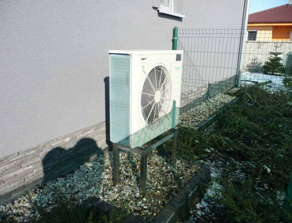 Tepelné čerpadlo vzduch voda Daikin Altherma LT 8kW s chladením fan coil nástenný rodinný dom Rovinka