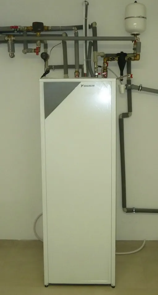 Tepelné čerpadlo Daikin Altherma LT 8kW s chladením fan coil rodinný dom Banská Bystrica