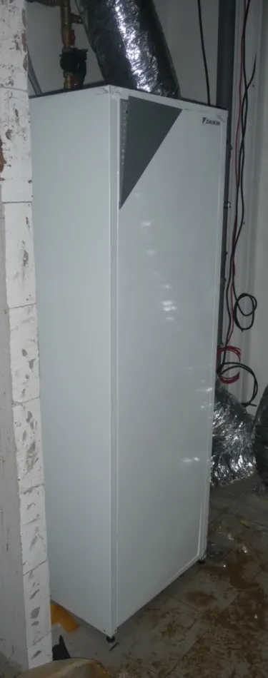 Tepelné čerpadlo vzduch voda Daikin Altherma LT 8kW s chladením Fan Coil rodinný dom Rakytovce