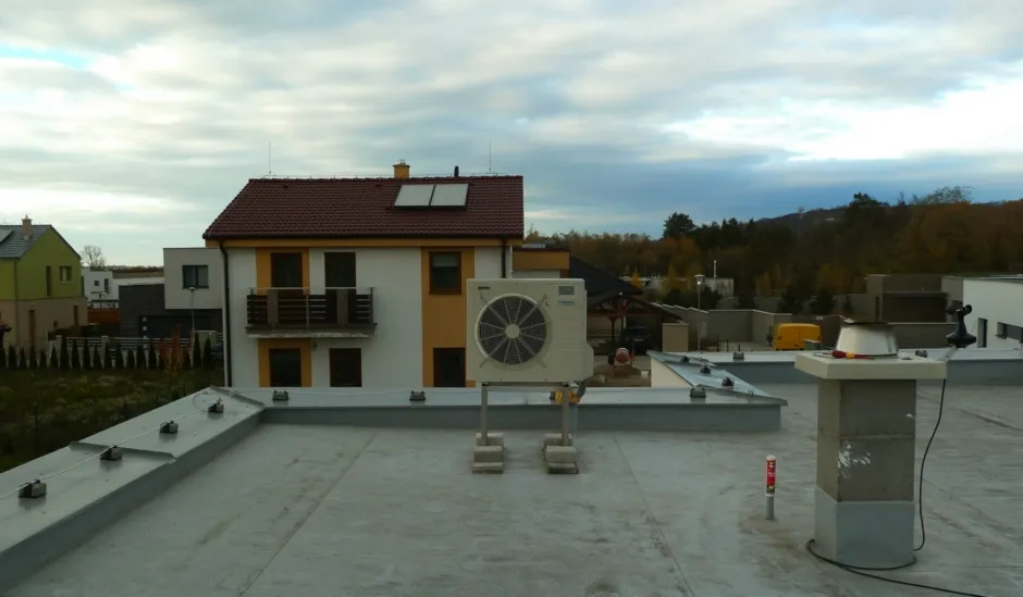 Tepelné čerpadlo vzduch voda Daikin Altherma LT 8kW s chladením fan coil rodinný dom Záhorská Bystrica
