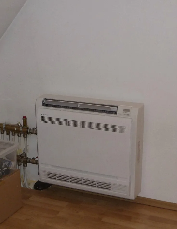Tepelné čerpadlo vzduch voda Daikin Altherma LT 8kW s chladením konvektor Fan Coil rodinný dom Ludrová