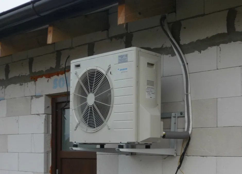 Tepelné čerpadlo vzduch voda Daikin Altherma LT 8kW s chladením konvektor tepelného čerpadla rodinný dom Košice