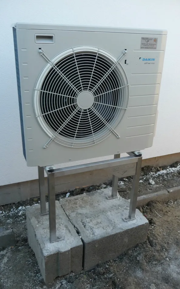 Tepelné čerpadlo Daikin Altherma LT 8kW s chladením rodinný dom Slovenský Grob
