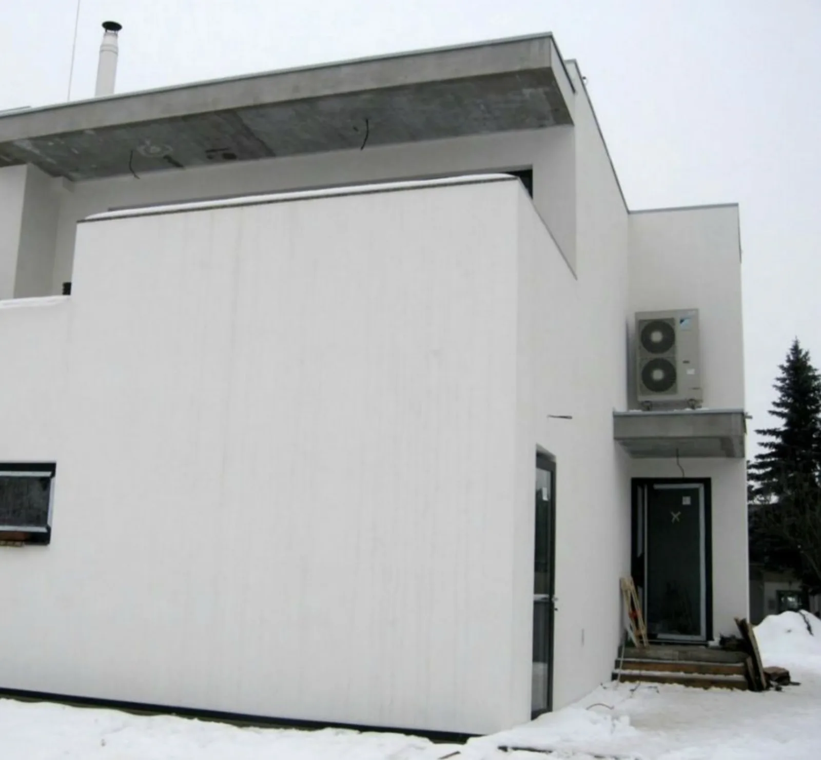 Inštalácia tepelného čerpadla Daikin Altherma LT 14 kW – Administratívna budova, Sliač