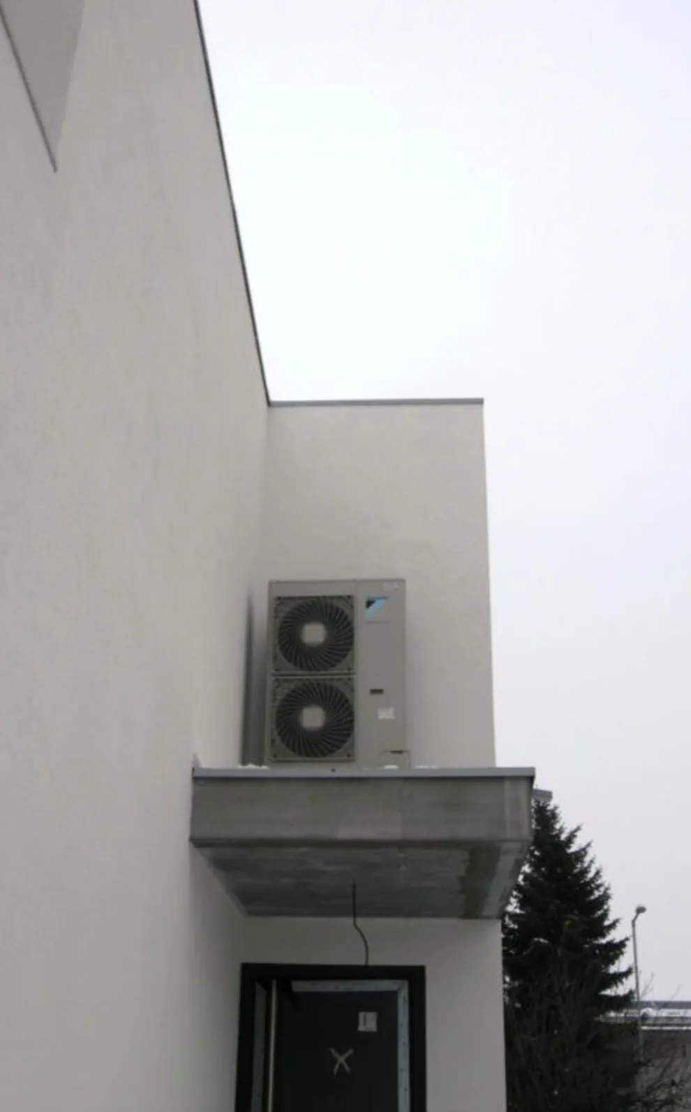 Inštalácia tepelného čerpadla Daikin Altherma LT 14 kW – Administratívna budova, Sliač