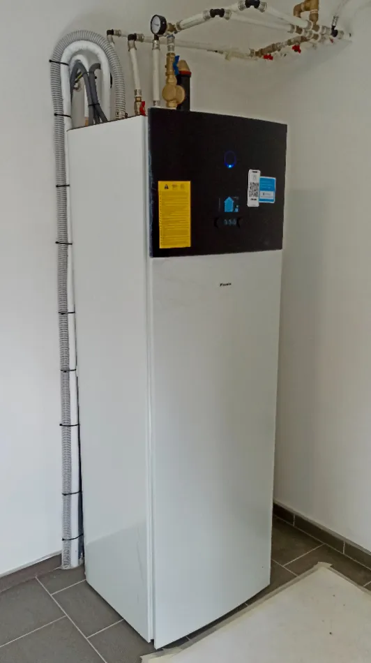 Tepelné čerpadlo vzduch voda Daikin Altherma 3 11kW rodinný dom Haligovce