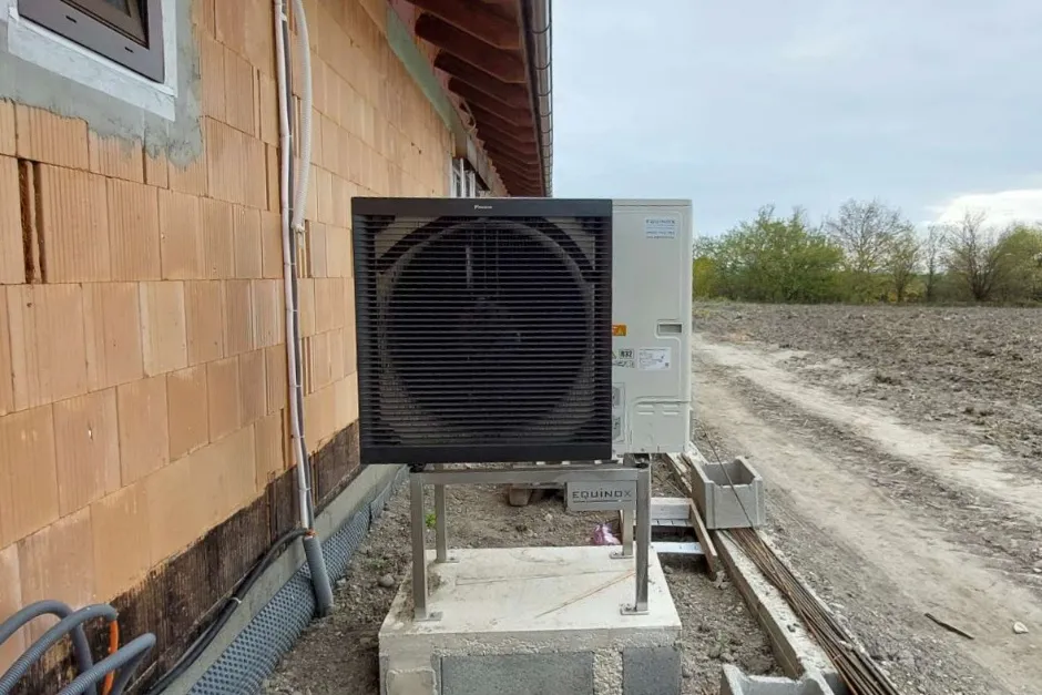 Tepelné čerpadlo vzduch voda Daikin Altherma 3 11kW rodinný dom Tomášov