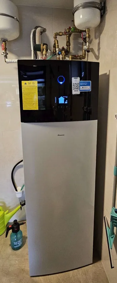 Tepelné čerpadlo vzduch voda Daikin Altherma 3 11kW s chladením rod. dom Chorvátsky Grob