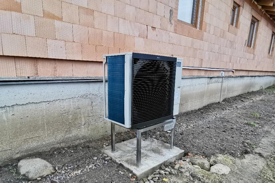 Tepelné čerpadlo vzduch voda Daikin Altherma 3 11kW s chladením rodinný dom Badín