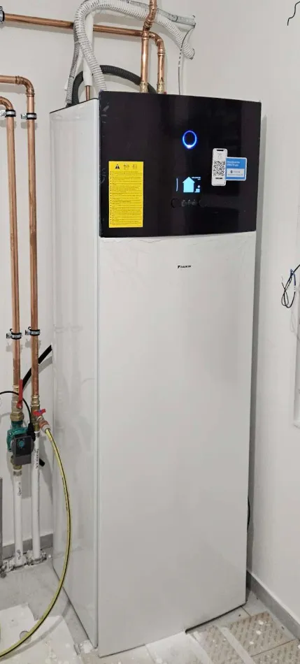 Tepelné čerpadlo vzduch voda Daikin Altherma 3 11kW s chladením rodinný dom Čajkov