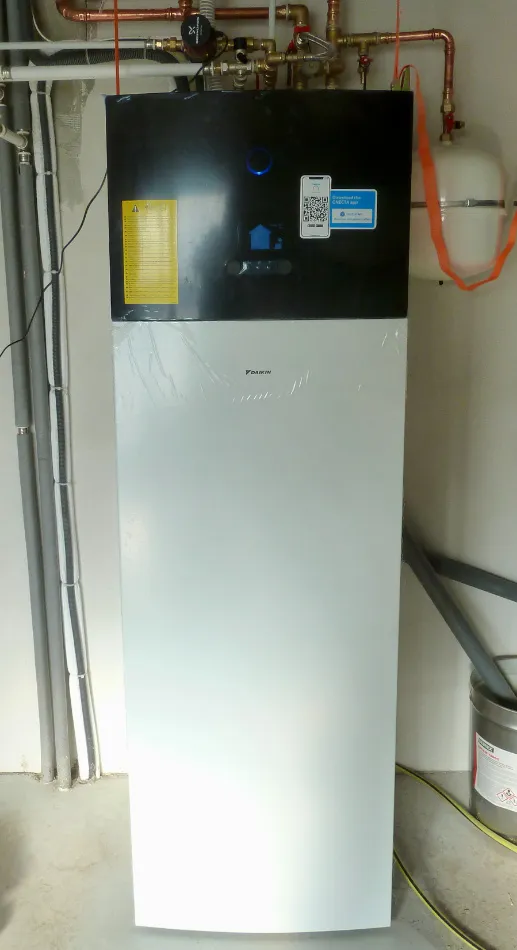 Tepelné čerpadlo vzduch voda Daikin Altherma 3 11kW s chladením rodinný dom Hrochoť