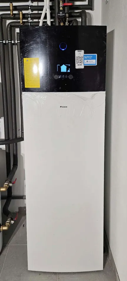 Tepelné čerpadlo vzduch voda Daikin Altherma 3 11kW s chladením rodinný dom Ovčiarsko