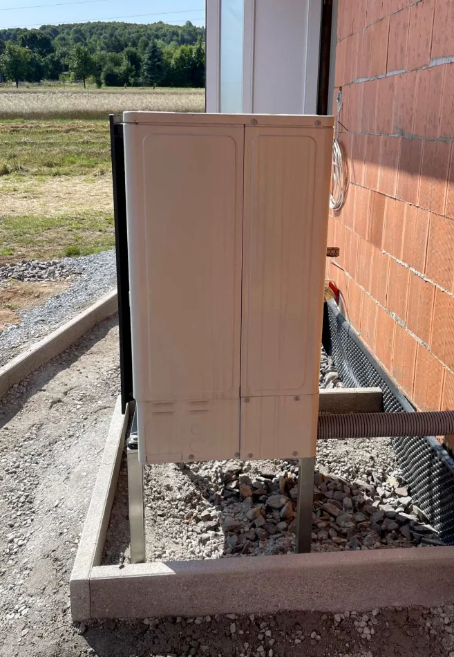 Tepelné čerpadlo vzduch voda Daikin Altherma 3 11kW s chladením rodinný dom Piešť