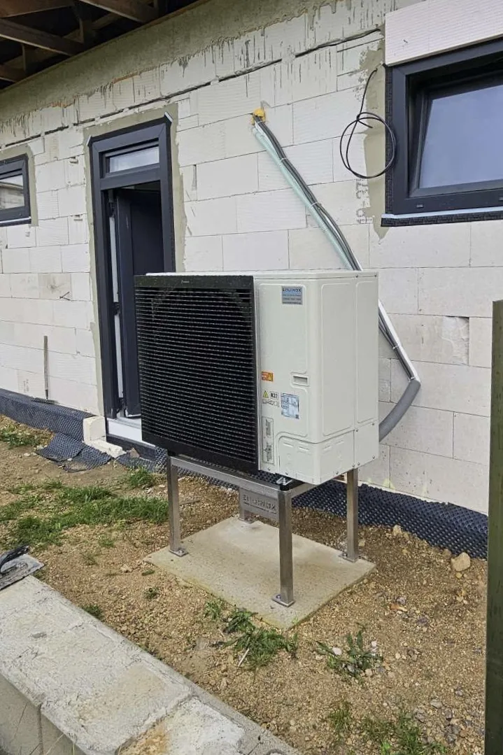 Tepelné čerpadlo vzduch voda Daikin Altherma 3 11kW s chladením rodinný dom Podkonice