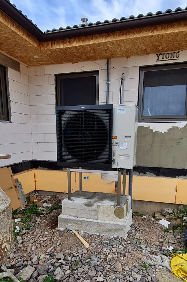 Tepelné čerpadlo vzduch voda Daikin Altherma 3 11kW s chladením rodinný dom Podkriváň