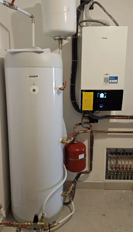 Tepelné čerpadlo vzduch voda Daikin Altherma 3 11kW s chladením rodinný dom Streženice