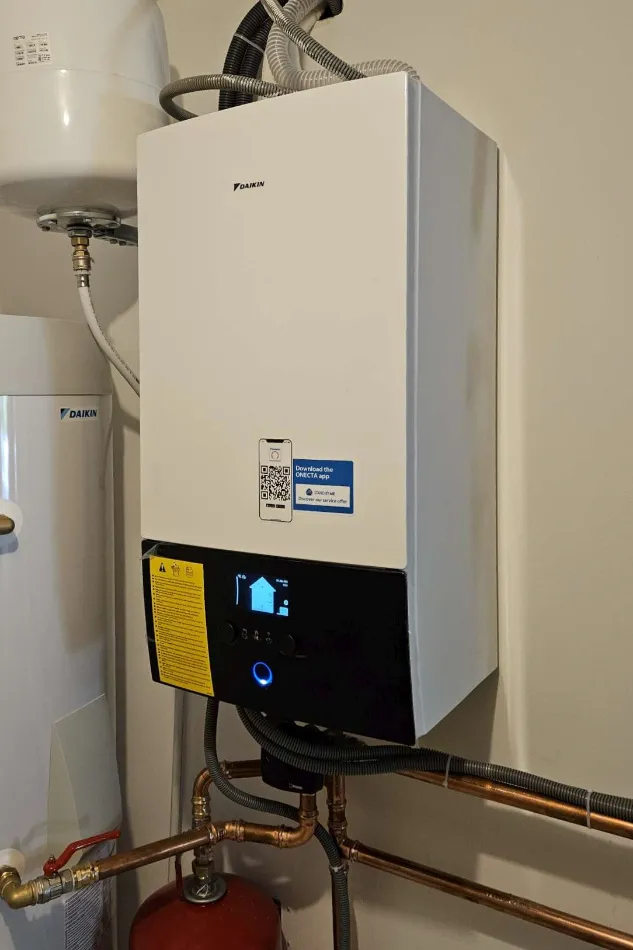 Tepelné čerpadlo vzduch voda Daikin Altherma 3 11kW s chladením rodinný dom Streženice