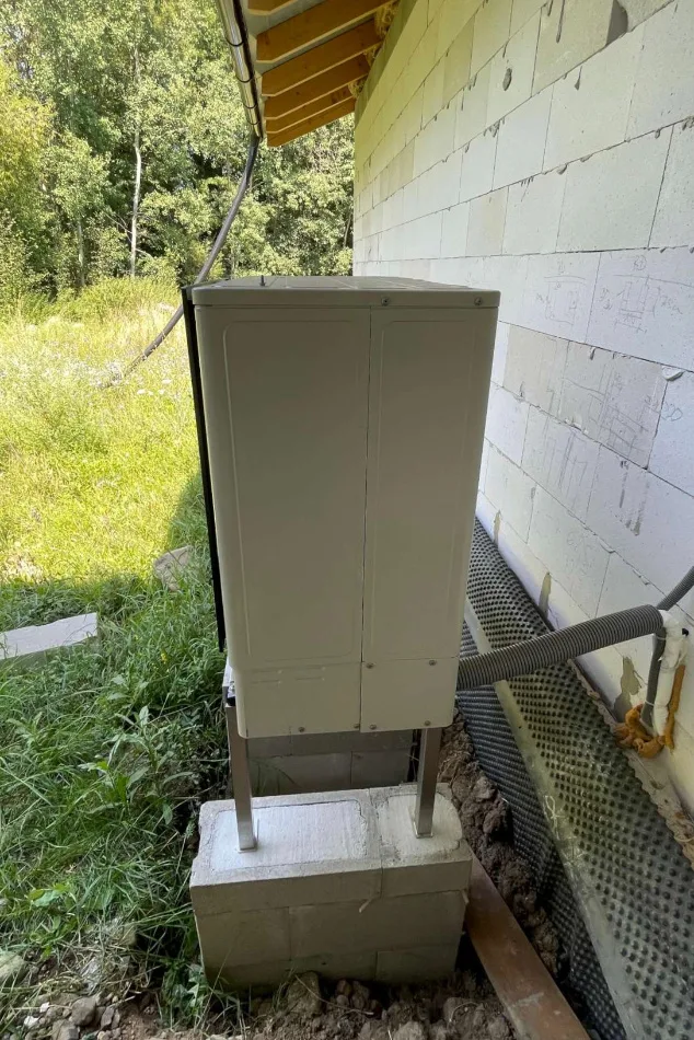 Tepelné čerpadlo vzduch voda Daikin Altherma 3 14kW rodinný dom Slatinské Lazy