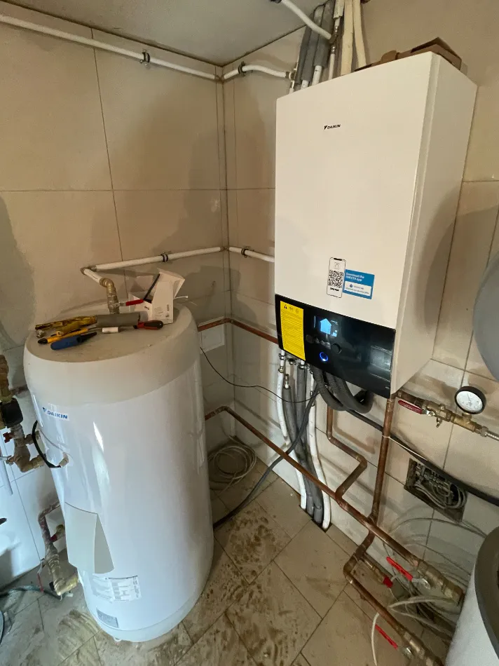 Tepelné čerpadlo vzduch voda Daikin Altherma 3 14kW rodinný dom Zakamenné