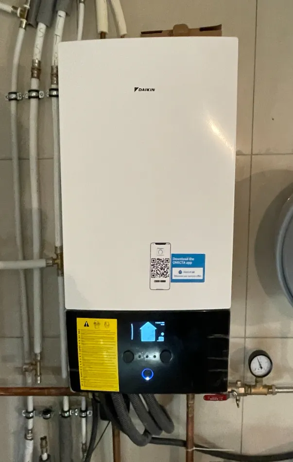 Tepelné čerpadlo vzduch voda Daikin Altherma 3 14kW rodinný dom Zakamenné