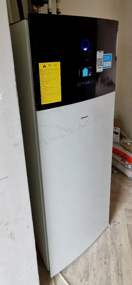 Tepelné čerpadlo vzduch voda Daikin Altherma 3 4kW rodinný dom Ľubietová