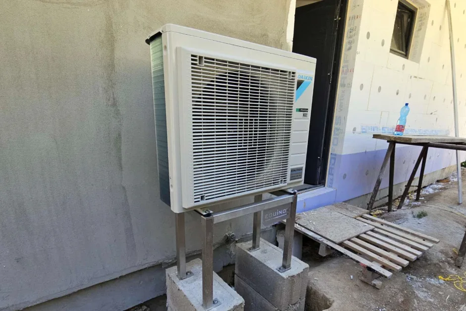 Tepelné čerpadlo vzduch voda Daikin Altherma 3 4kW rodinný dom Píla