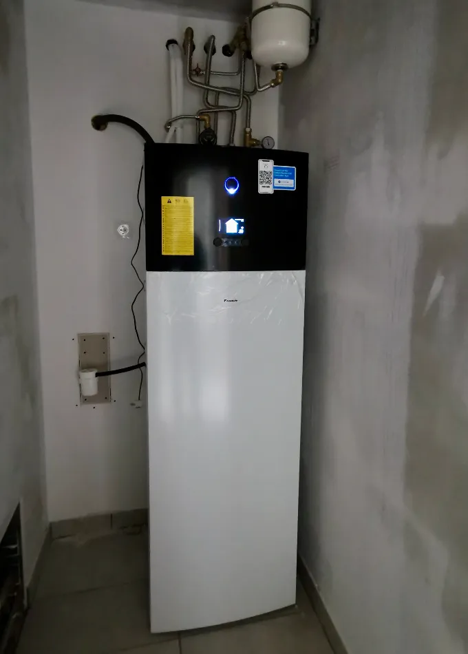 Tepelné čerpadlo vzduch voda Daikin Altherma 3 4kW s chladením rodinný dom Berg