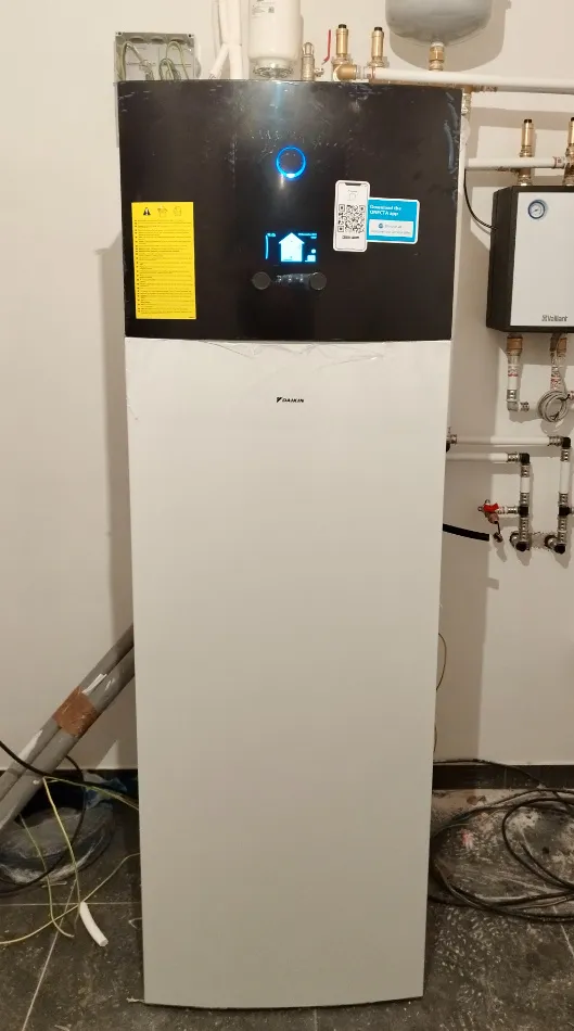 Tepelné čerpadlo vzduch voda Daikin Altherma 3 4kW s chladením rodinný dom Hriňová
