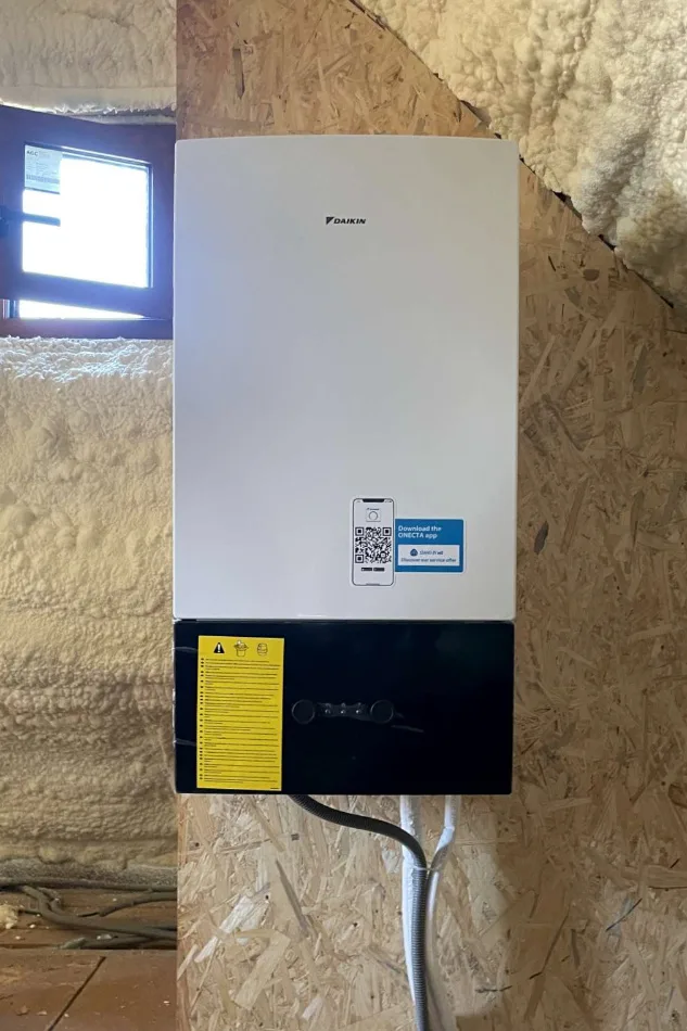 Tepelné čerpadlo vzduch voda Daikin Altherma 3 4kW s chladením rodinný dom Sebechleby